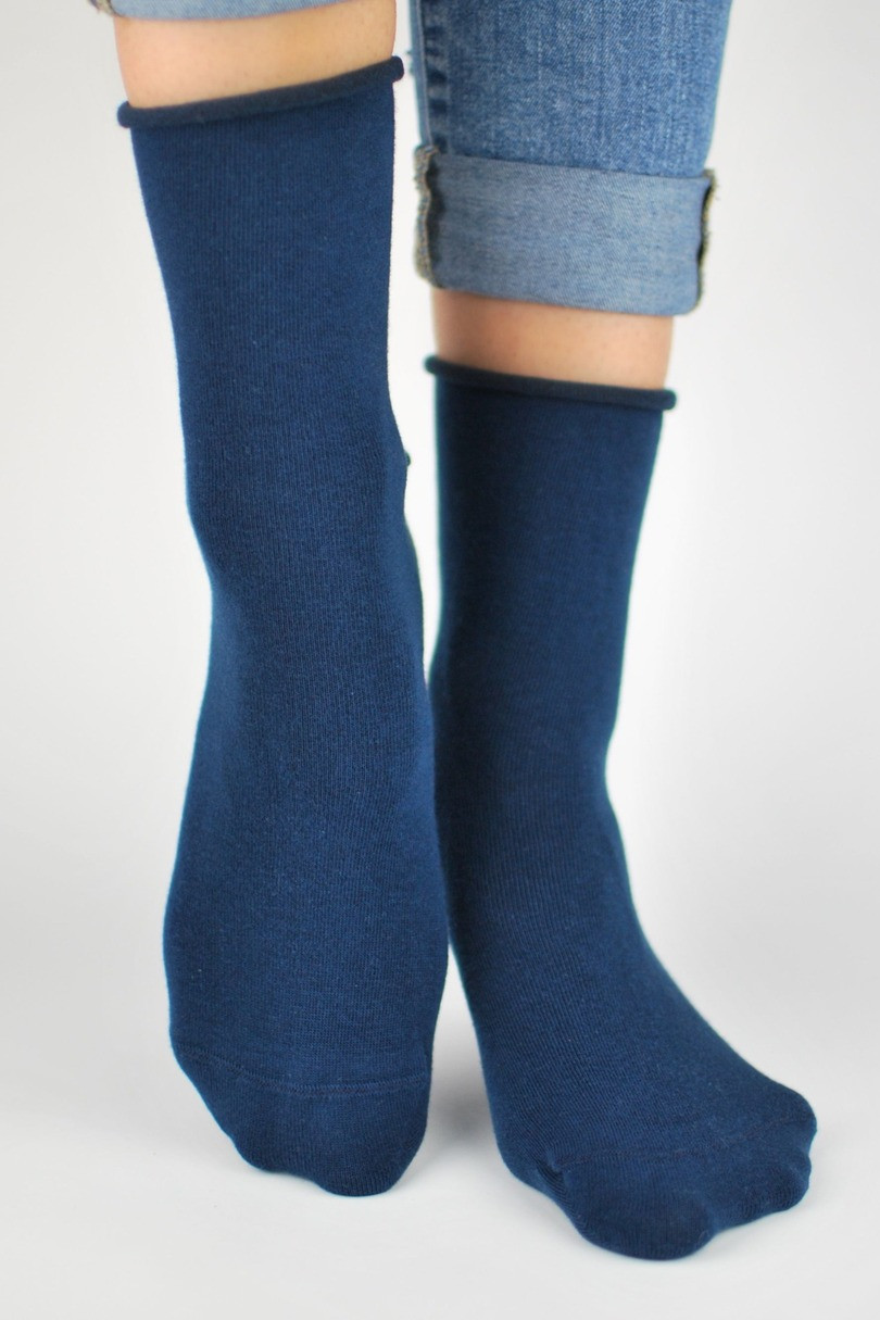 Dámské bavlněné ponožky bez stahovacího lemu SB014 tmavě modrá 35-38