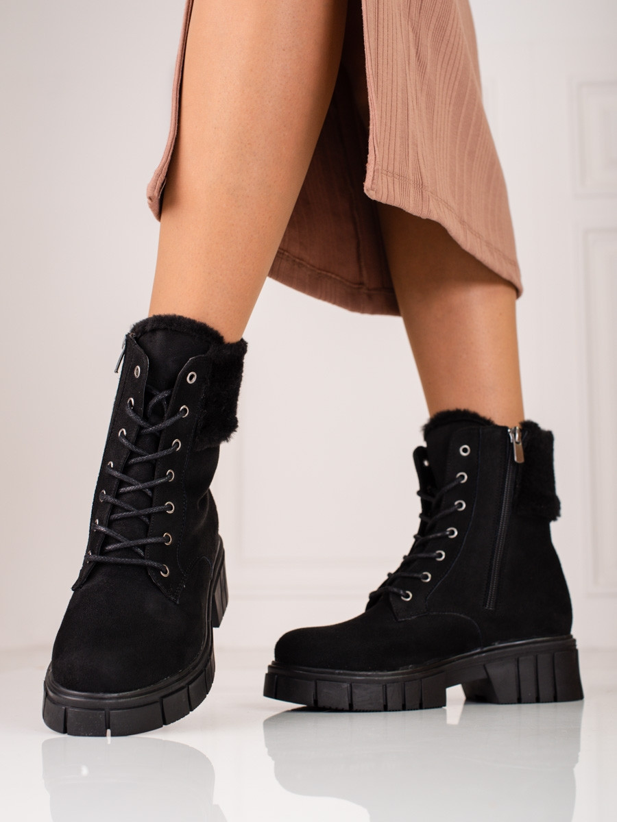 Komfortní dámské kotníčkové boty černé na plochém podpatku 37
