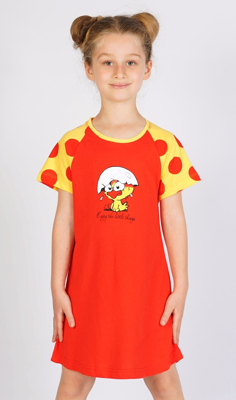 Dětská noční košile s krátkým rukávem Malé kuře červená 7 - 8