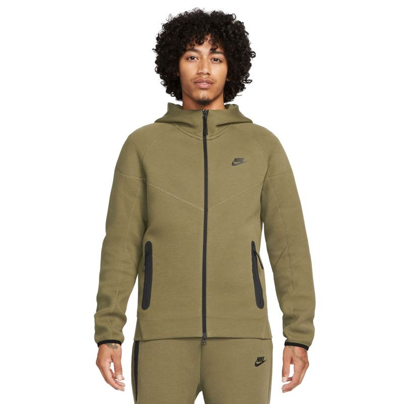 Nike Tech Fleece M FB7921-222 S (173 cm)