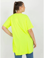 Fluo žlutá hladká halenka plus size s výstřihem