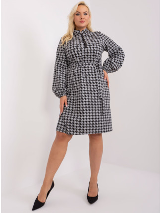 Šedočerné elegantní šaty velikosti houndstooth