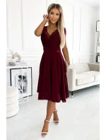 Šifonové šaty s krajkovým výstřihem Numoco LINDA - vínové