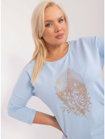 Světle modrá halenka plus size s potiskem