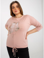 Světle růžová halenka plus size s potiskem a aplikací