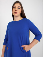 Kobaltově modré minišaty plus size s kapsami od Dalenne